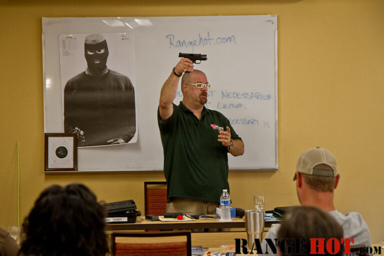 PC shooting, colorful training that gets the point across