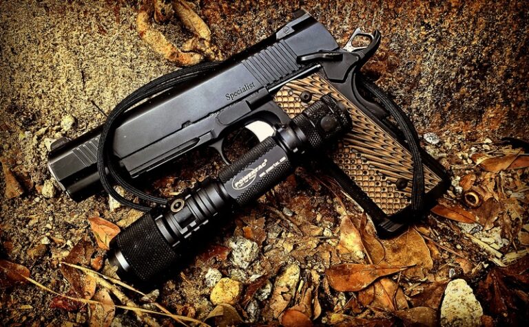 Powertac Warrior G4 flashlight/floodlight